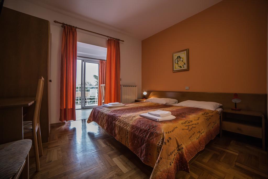 Pansion Valbruna Bed & Breakfast Rovinj Room photo