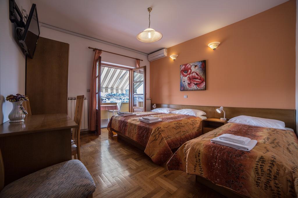 Pansion Valbruna Bed & Breakfast Rovinj Room photo