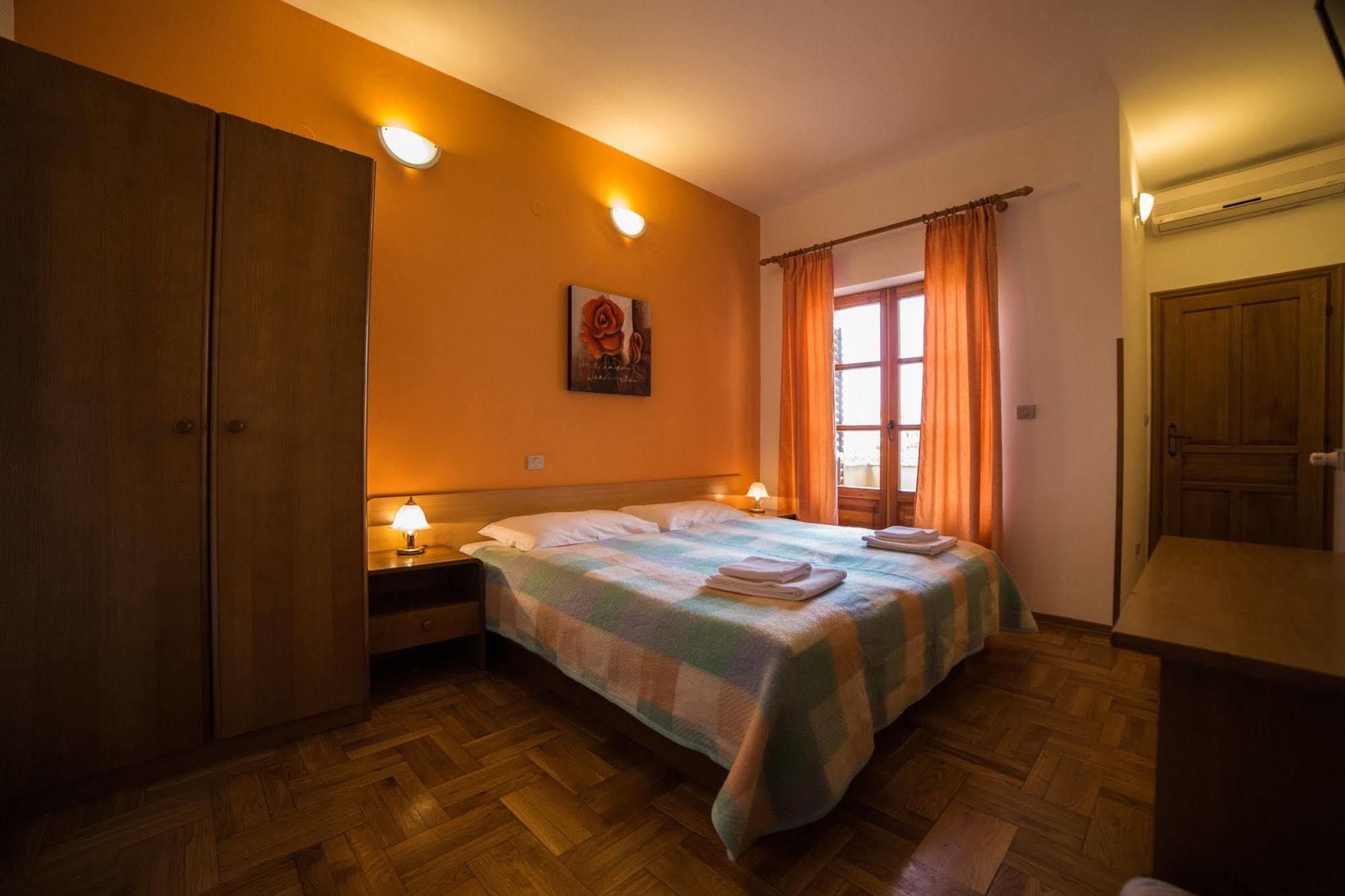 Pansion Valbruna Bed & Breakfast Rovinj Exterior photo